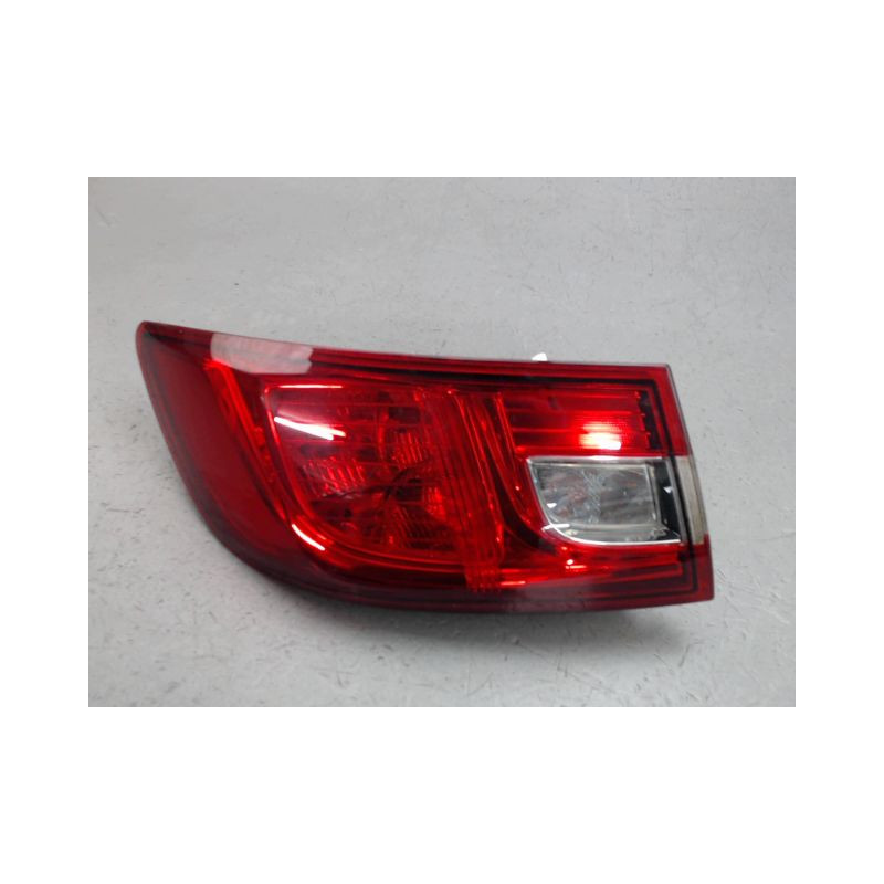 FEU ARRIERE GAUCHE  RENAULT CLIO