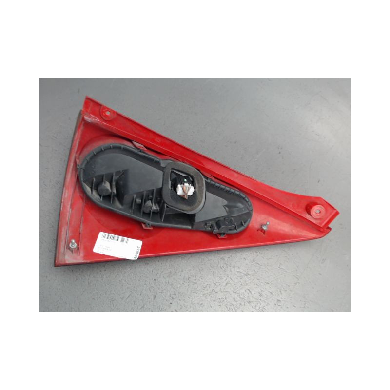 FEU ARRIERE GAUCHE  PEUGEOT 107