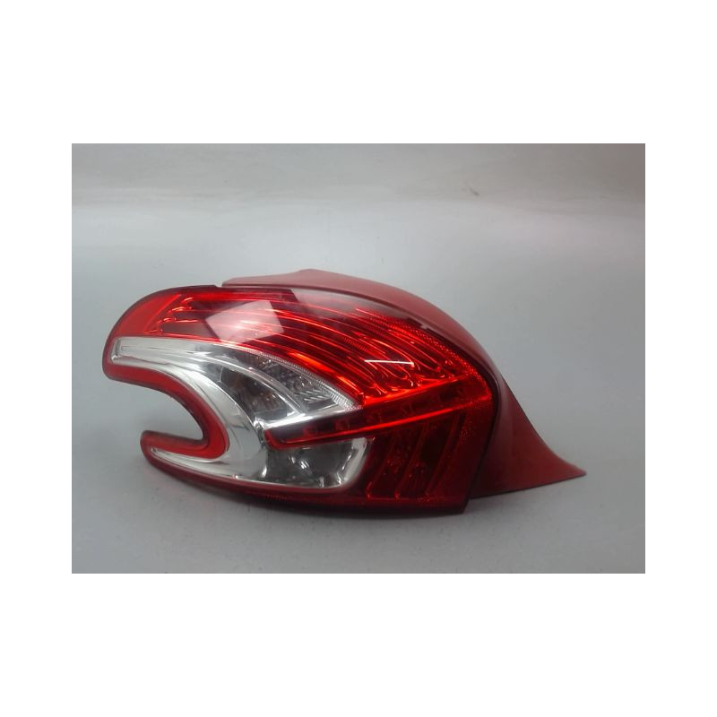 FEU ARRIERE GAUCHE  PEUGEOT 208 Phase 1 2012-...