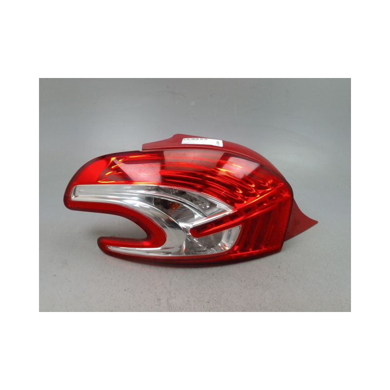 FEU ARRIERE GAUCHE  PEUGEOT 208 Phase 1 2012-...