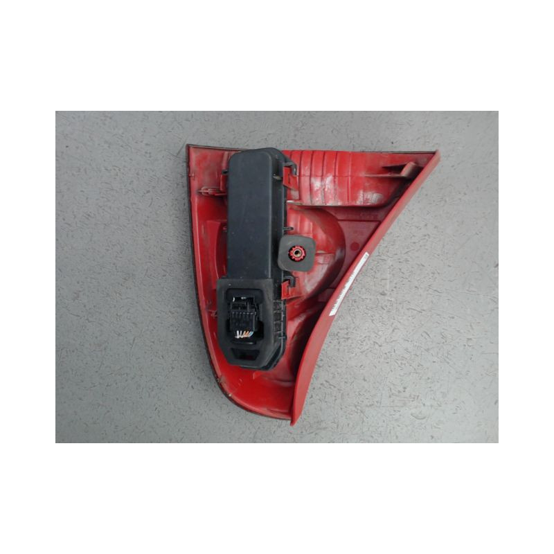 FEU ARRIERE GAUCHE  RENAULT CLIO