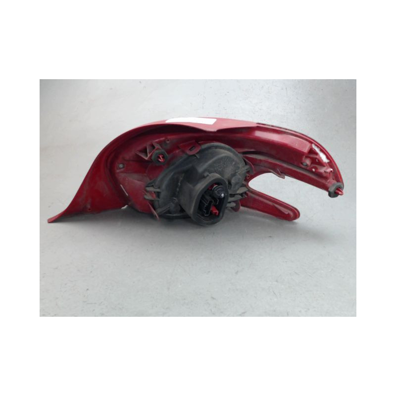 FEU ARRIERE GAUCHE  PEUGEOT 208