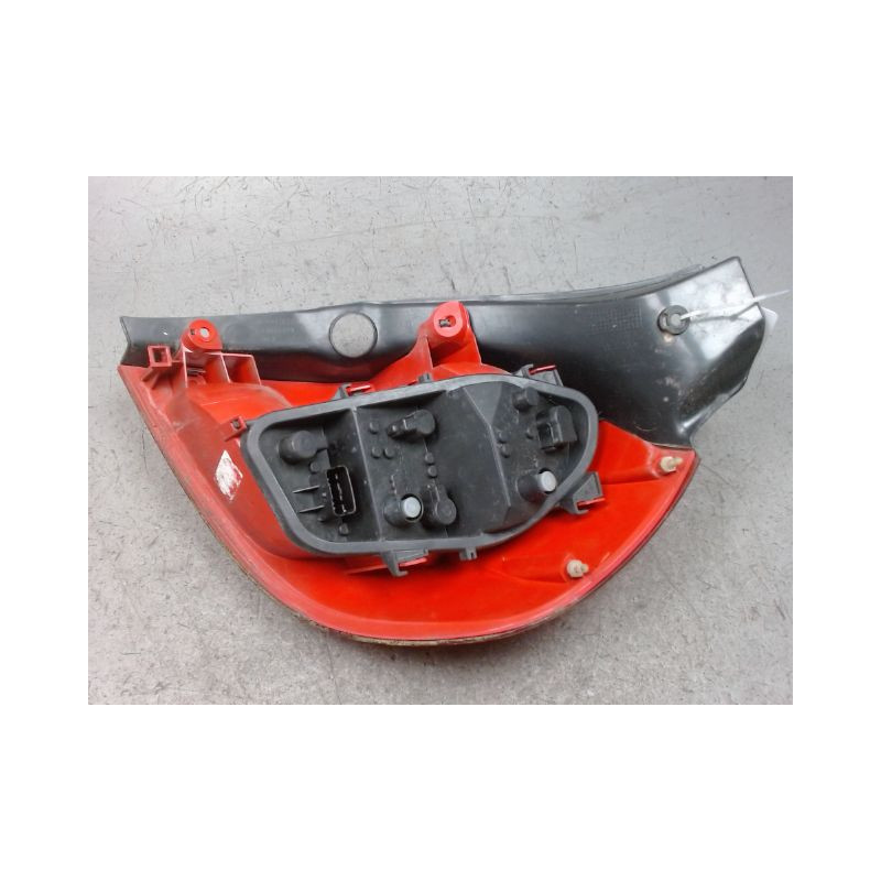 FEU ARRIERE GAUCHE  RENAULT CLIO III 2005-