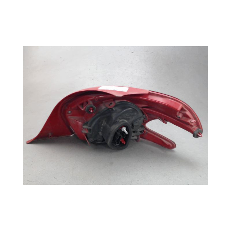FEU ARRIERE GAUCHE  PEUGEOT 208