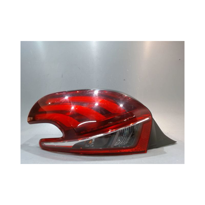 FEU ARRIERE GAUCHE  PEUGEOT 208