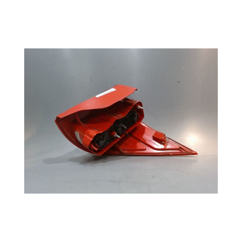 FEU ARRIERE GAUCHE  PEUGEOT 1007