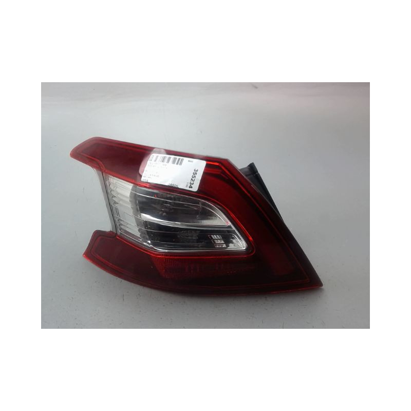 FEU ARRIERE GAUCHE  PEUGEOT 308 2011-