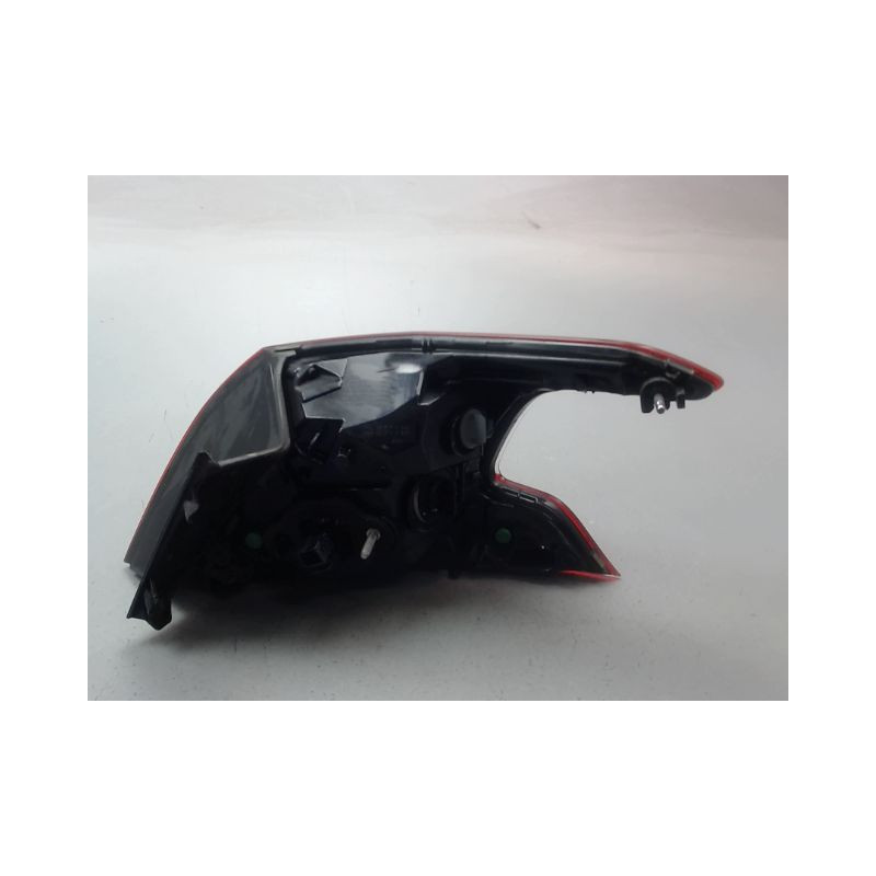 FEU ARRIERE GAUCHE  PEUGEOT 308 2011-