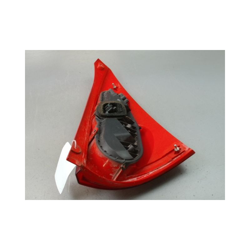 FEU ARRIERE GAUCHE  PEUGEOT 107 Phase 2 2009-2012