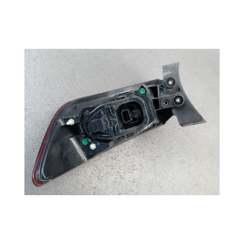 FEU ARRIERE GAUCHE  RENAULT CLIO