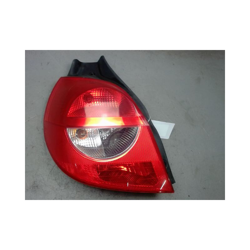 FEU ARRIERE GAUCHE  RENAULT CLIO III 2005-