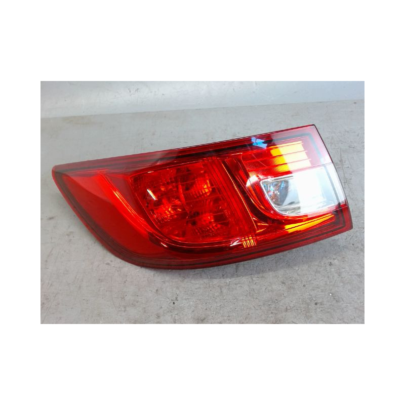 FEU ARRIERE GAUCHE  RENAULT CLIO