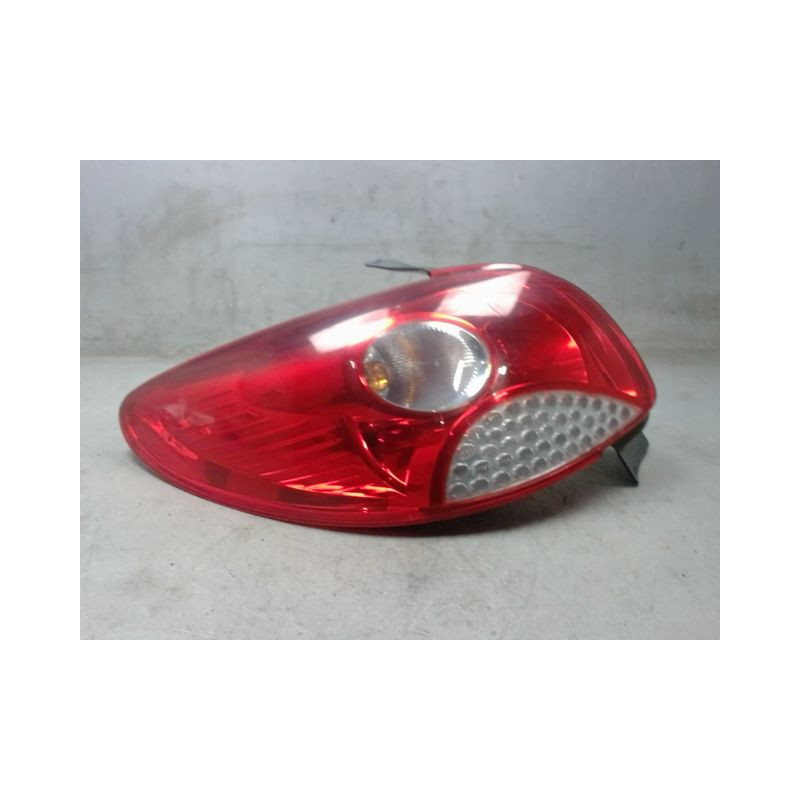 FEU ARRIERE GAUCHE  PEUGEOT 206+ 2009-