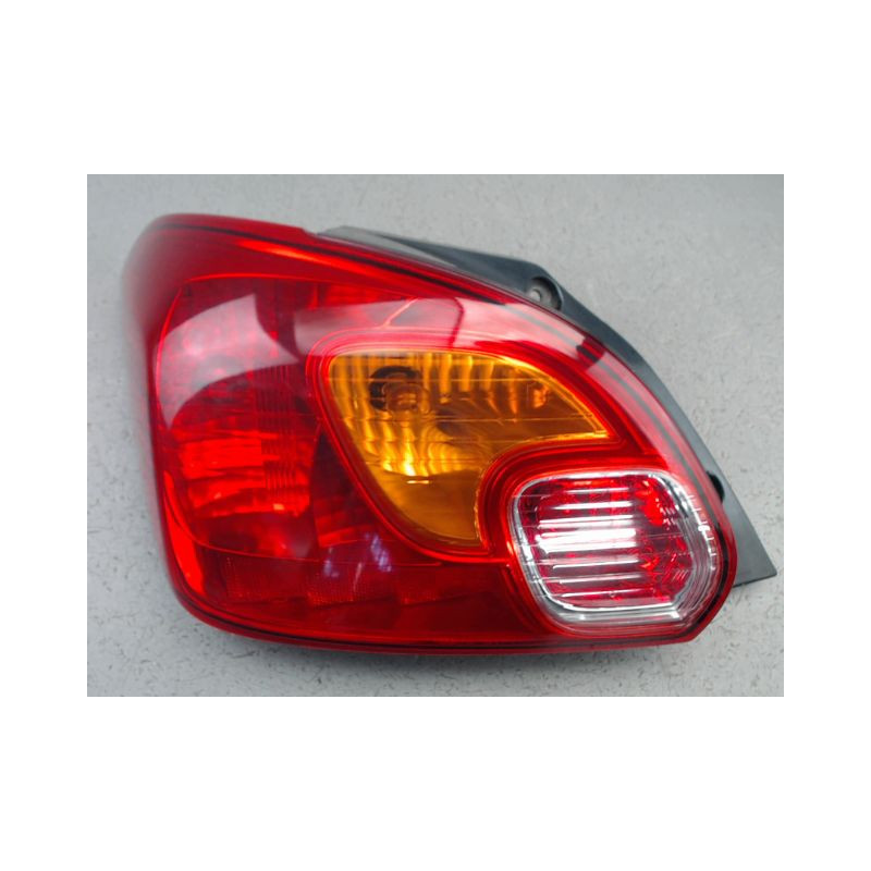 FEU ARRIERE GAUCHE  MITSUBISHI SPACESTAR
