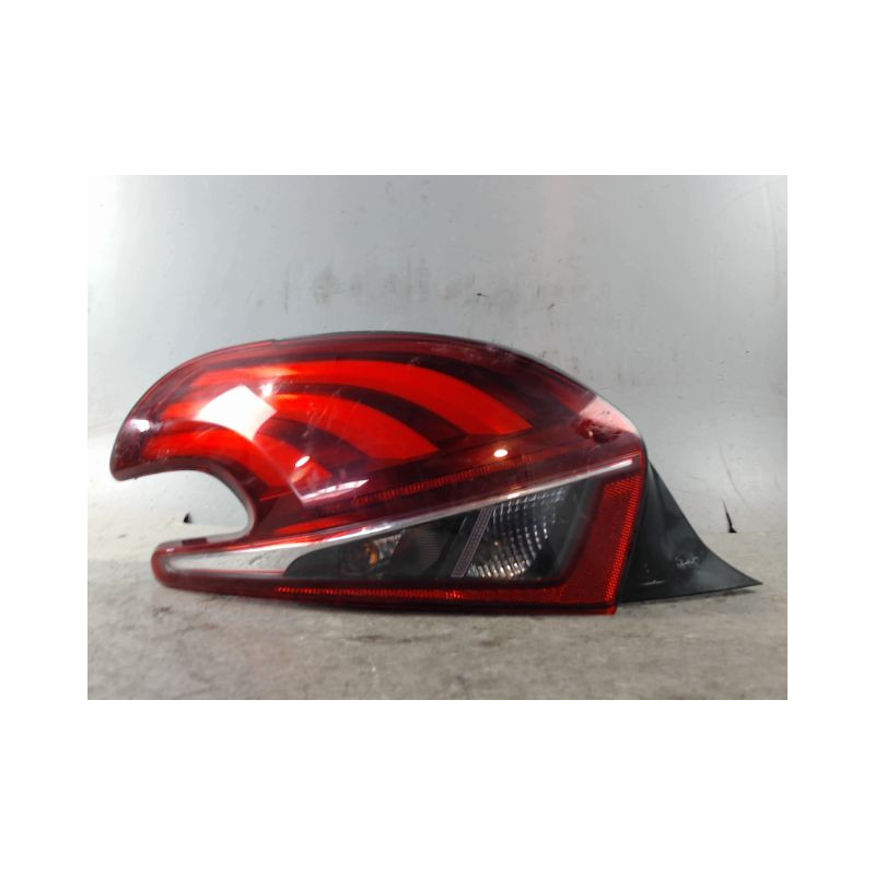 FEU ARRIERE GAUCHE  PEUGEOT 208