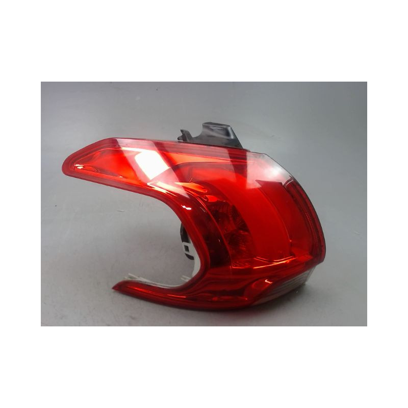 FEU ARRIERE GAUCHE  PEUGEOT 2008 Phase 1 2013-...