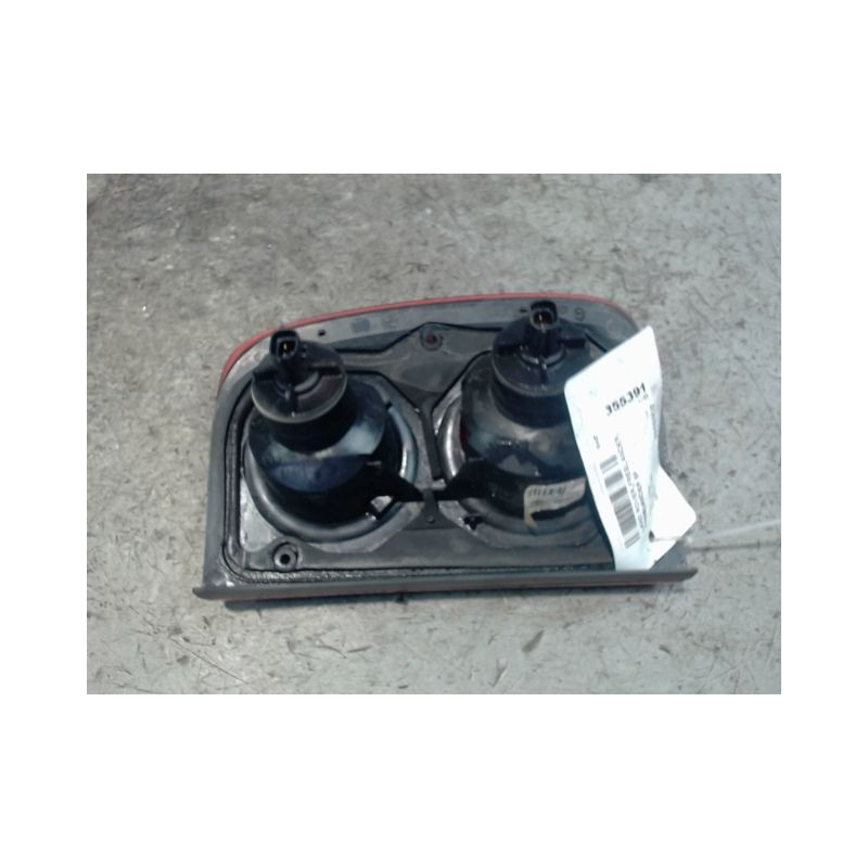 FEU ARRIERE GAUCHE  LAND ROVER FREELANDER 2001-2002