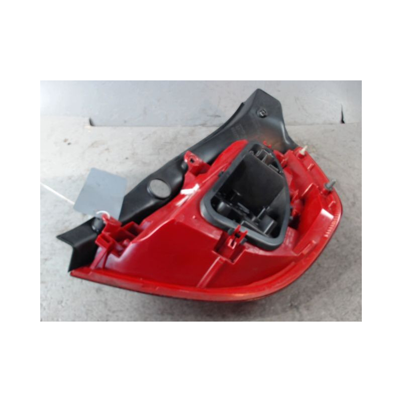 FEU ARRIERE GAUCHE  RENAULT CLIO III 2010-