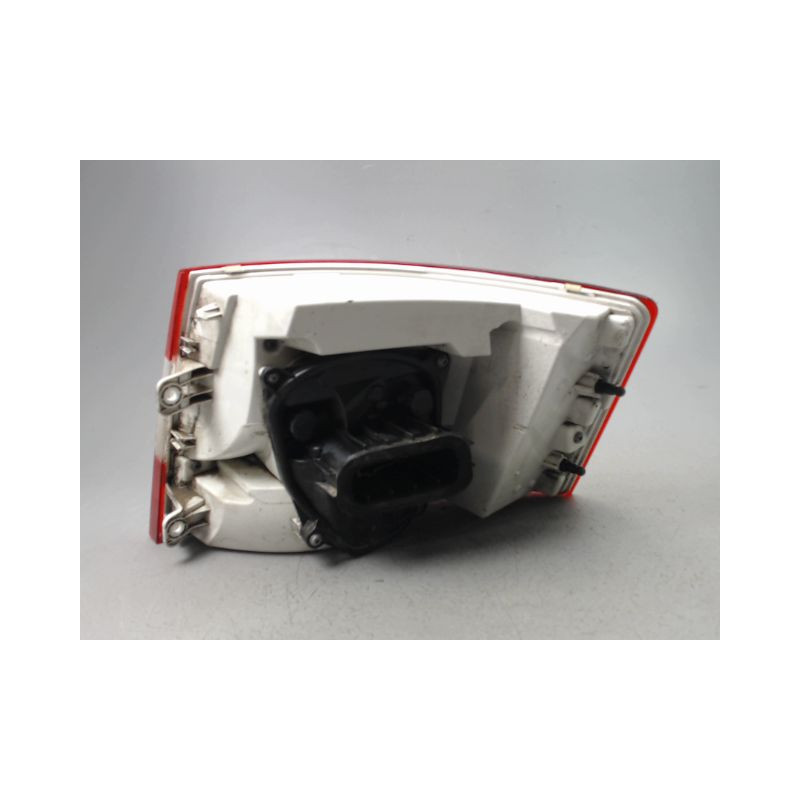 FEU ARRIERE GAUCHE  SKODA OCTAVIA 2008-