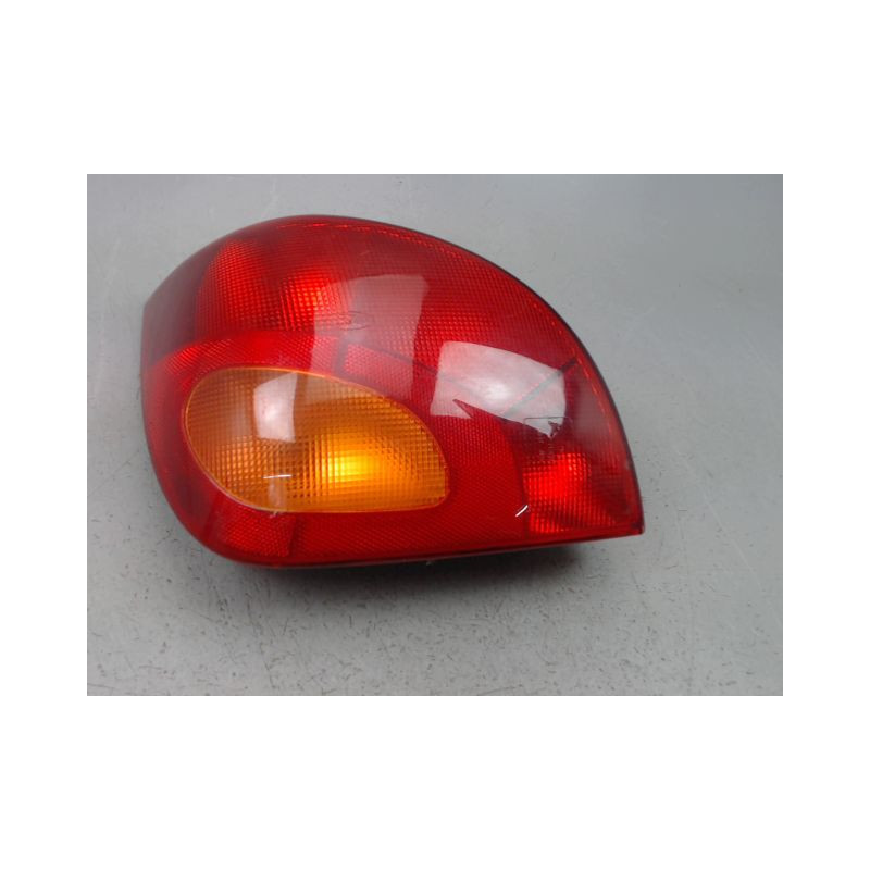 FEU ARRIERE GAUCHE  FORD FIESTA IV Phase 2 1999-2002