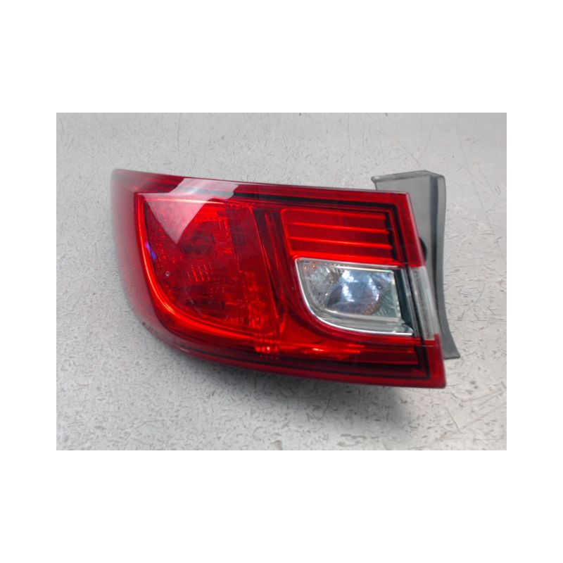 FEU ARRIERE GAUCHE  RENAULT CLIO