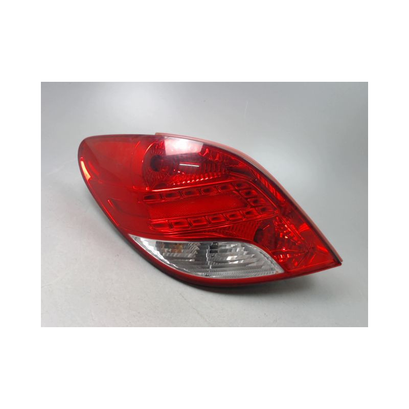 FEU ARRIERE GAUCHE  PEUGEOT 207