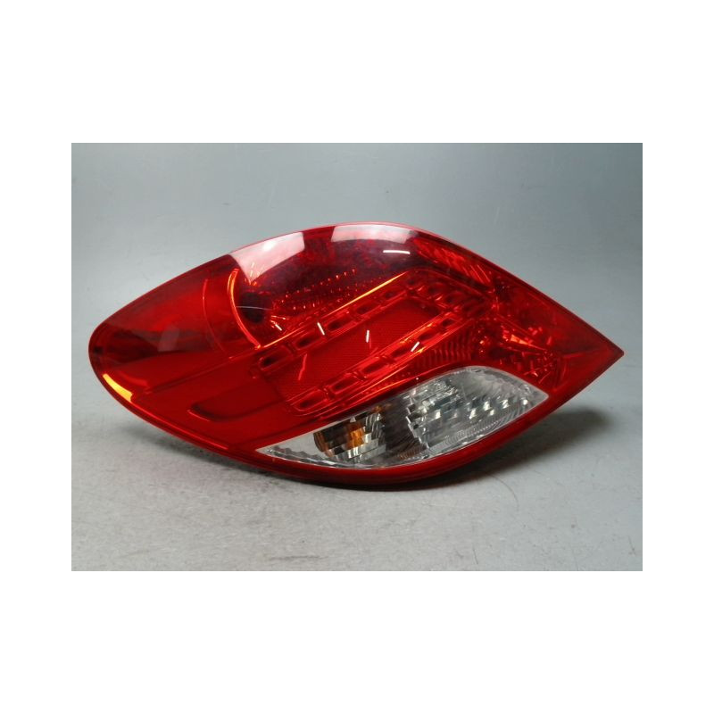 FEU ARRIERE GAUCHE  PEUGEOT 207 5P