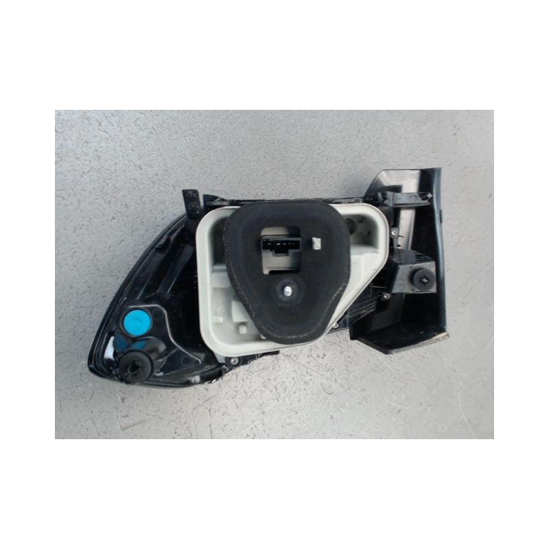 FEU ARRIERE GAUCHE  PEUGEOT 208