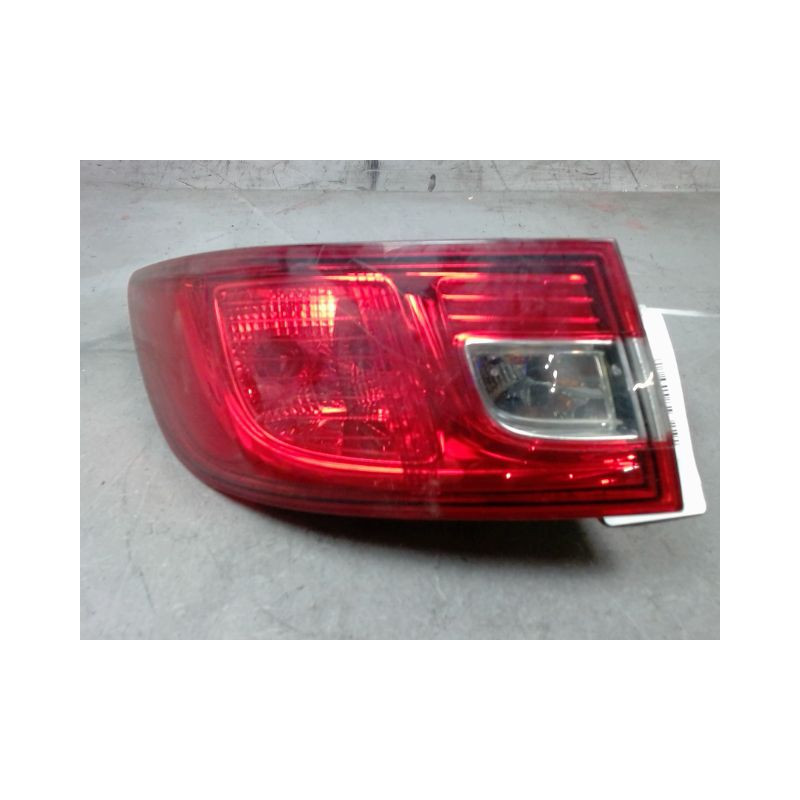FEU ARRIERE GAUCHE  RENAULT CLIO