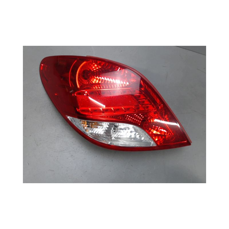 FEU ARRIERE GAUCHE  PEUGEOT 207