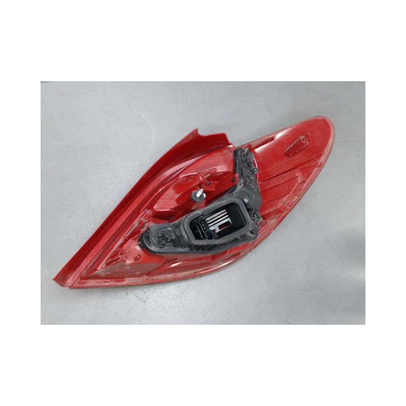 FEU ARRIERE GAUCHE  PEUGEOT 207