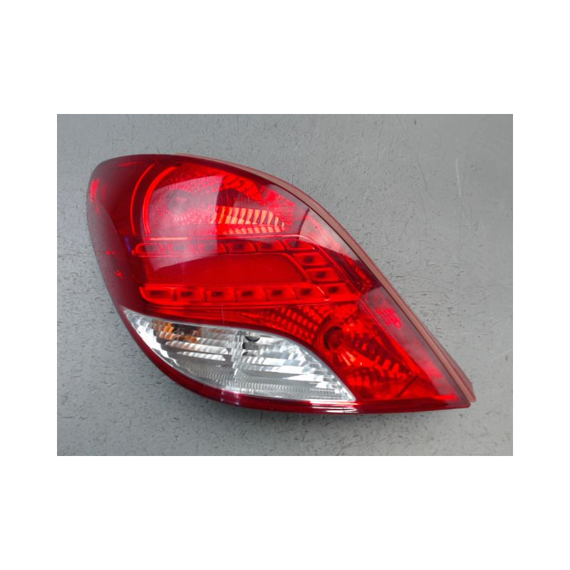 FEU ARRIERE GAUCHE  PEUGEOT 207