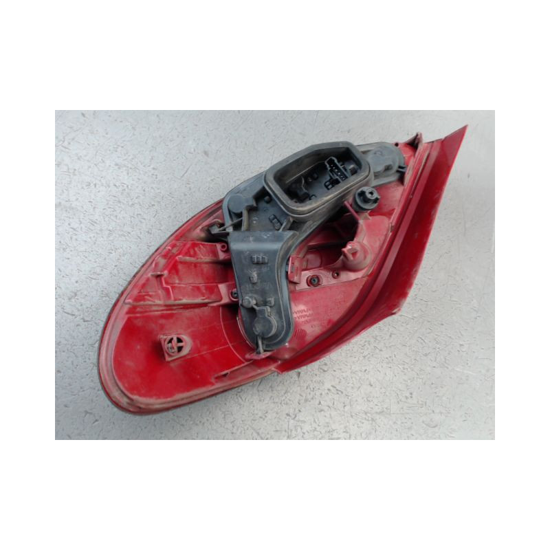 FEU ARRIERE GAUCHE  PEUGEOT 207