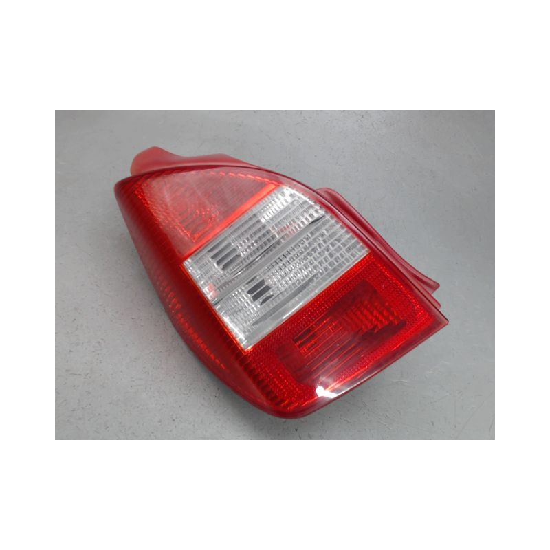 FEU ARRIERE GAUCHE  CITROEN C2
