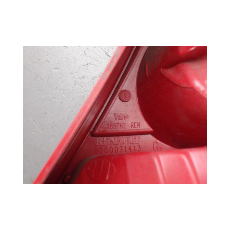 FEU ARRIERE GAUCHE  RENAULT CLIO