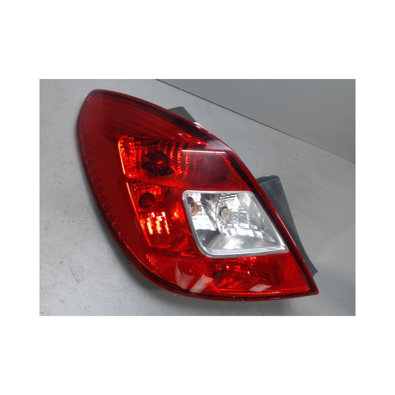 FEU ARRIERE GAUCHE  OPEL CORSA
