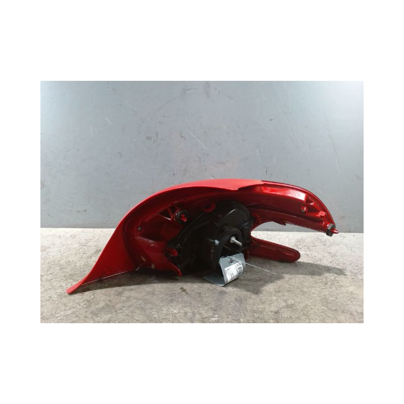 FEU ARRIERE GAUCHE  PEUGEOT 208