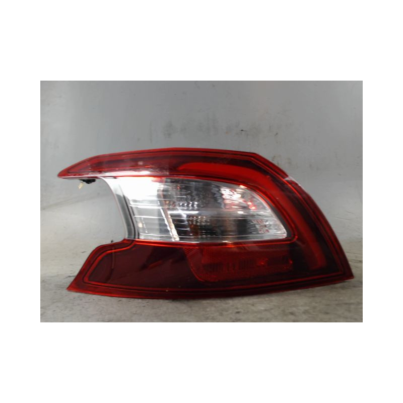 FEU ARRIERE GAUCHE  PEUGEOT 308 2011-