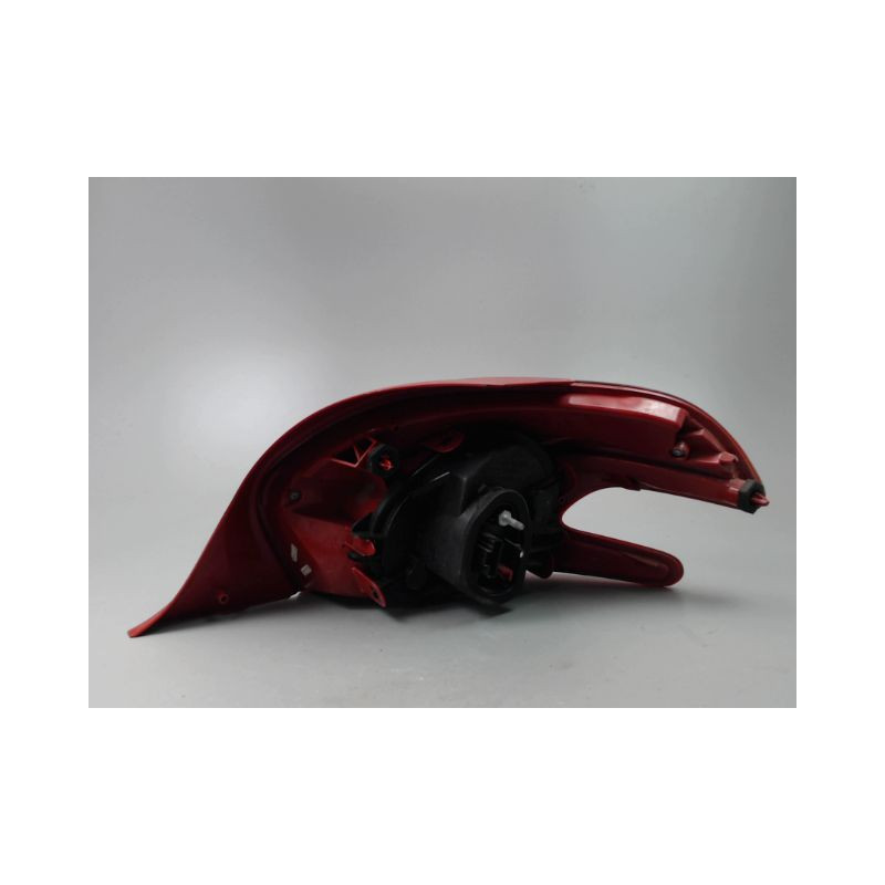 FEU ARRIERE GAUCHE  PEUGEOT 208