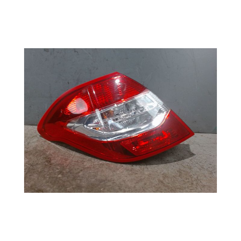 FEU ARRIERE GAUCHE  CITROEN C4 2010-