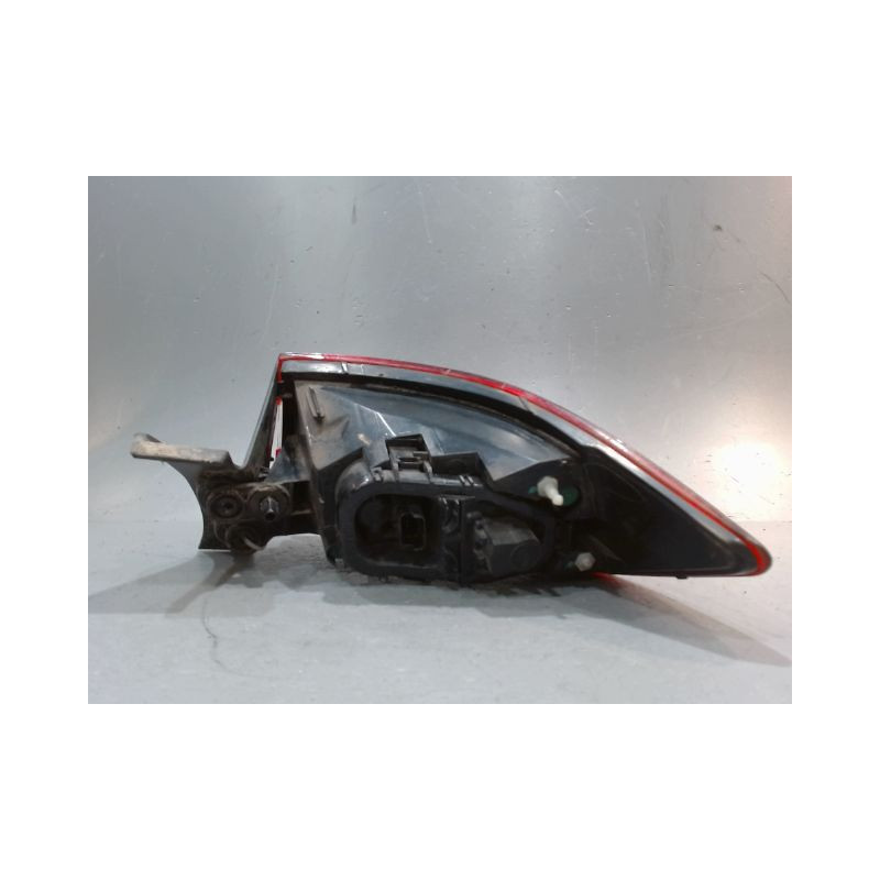 FEU ARRIERE GAUCHE  RENAULT CLIO