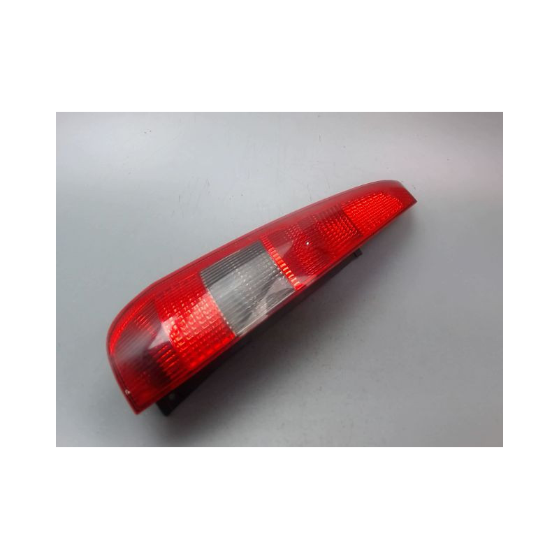 FEU ARRIERE GAUCHE  FORD FIESTA V Phase 1 2002-2005