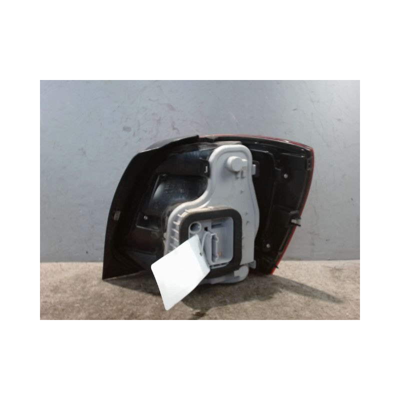 FEU ARRIERE GAUCHE  VOLKSWAGEN POLO 2005-