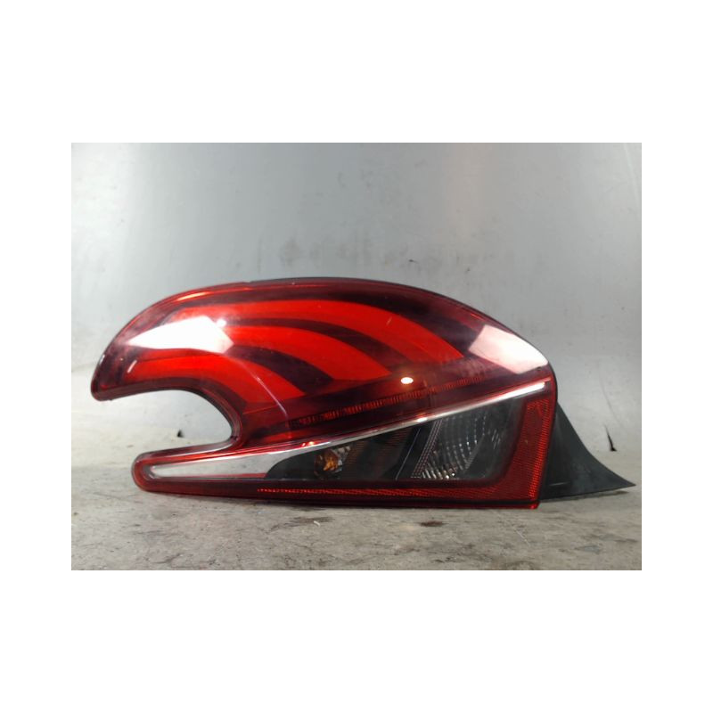 FEU ARRIERE GAUCHE  PEUGEOT 208