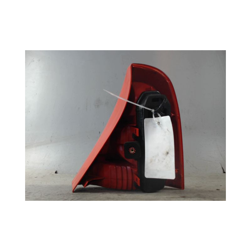 FEU ARRIERE GAUCHE  RENAULT CLIO II PH.2 01-06