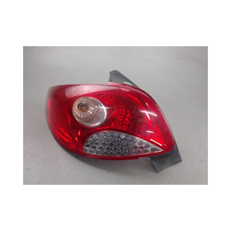 FEU ARRIERE GAUCHE  PEUGEOT 206