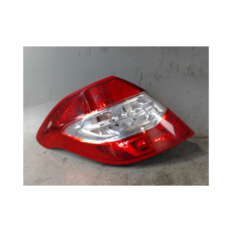 FEU ARRIERE GAUCHE  CITROEN C4 2010-