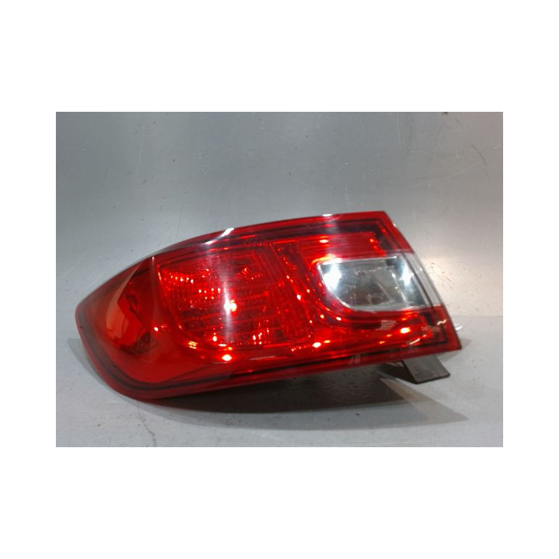 FEU ARRIERE GAUCHE  RENAULT CLIO