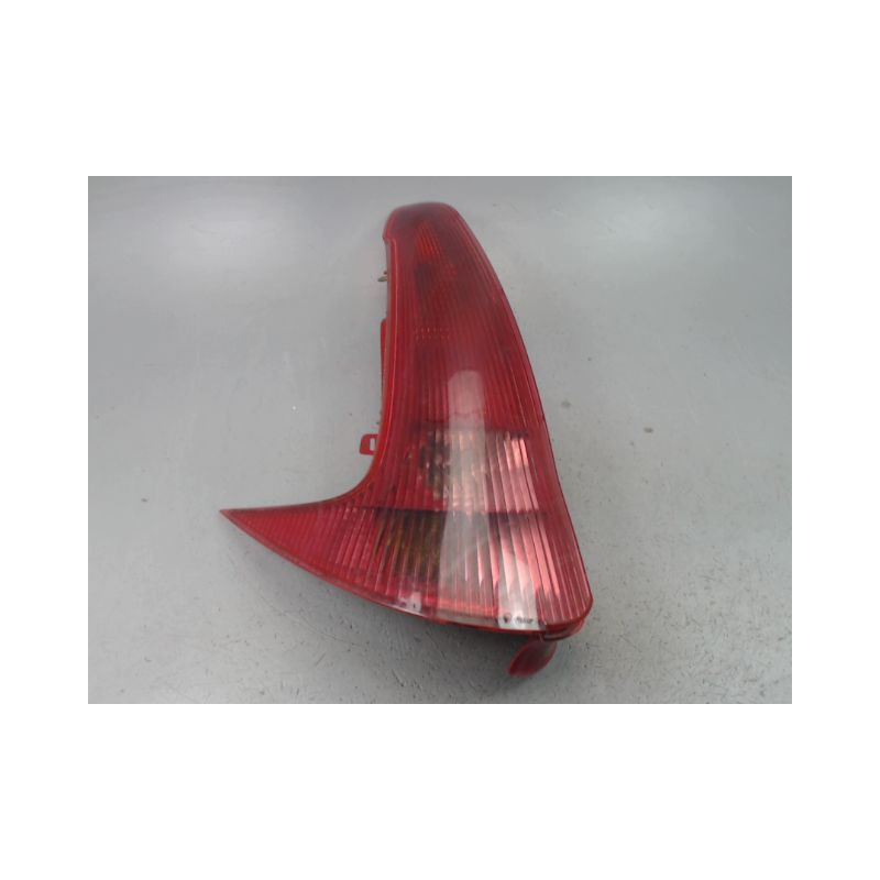 FEU ARRIERE GAUCHE  PEUGEOT 206 SW 2002-2006