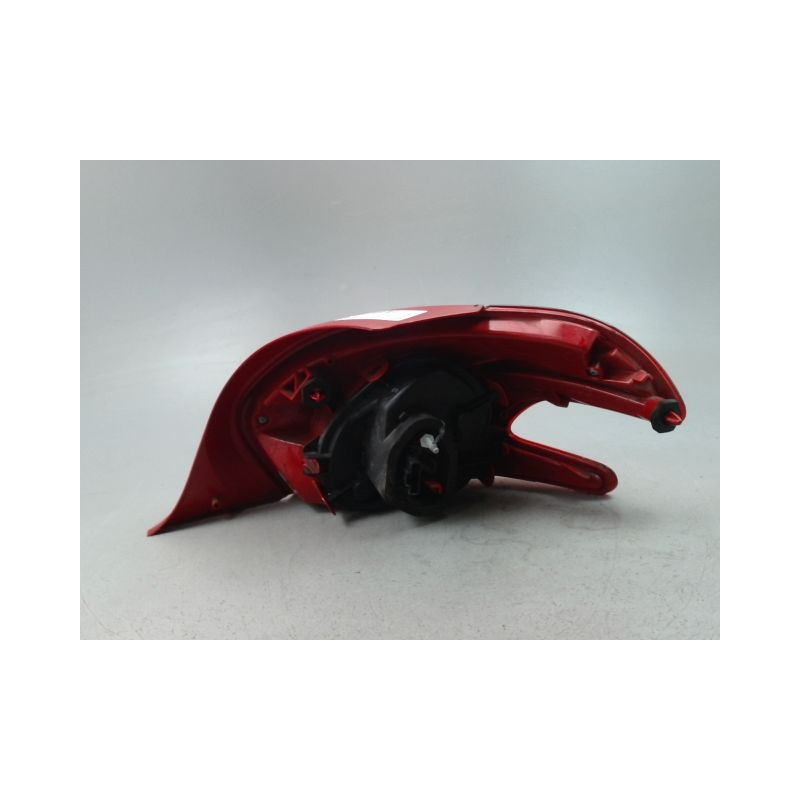 FEU ARRIERE GAUCHE  PEUGEOT 208